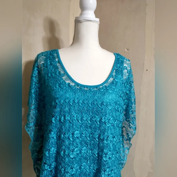 Turquoise Lace Tunic Top - Picture 9 of 11